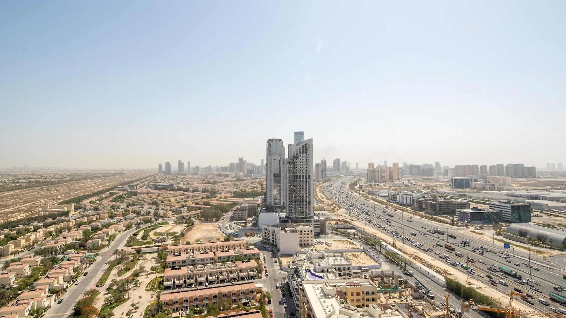 Frank Porter - Al Jawhara Tower Dubai Apartment